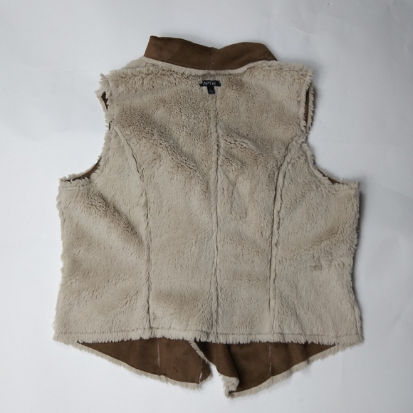 Faux Suede & Fur - Picture 3 of 5